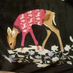 Vera Bradley 50" X 80" Merry Mischief Throw